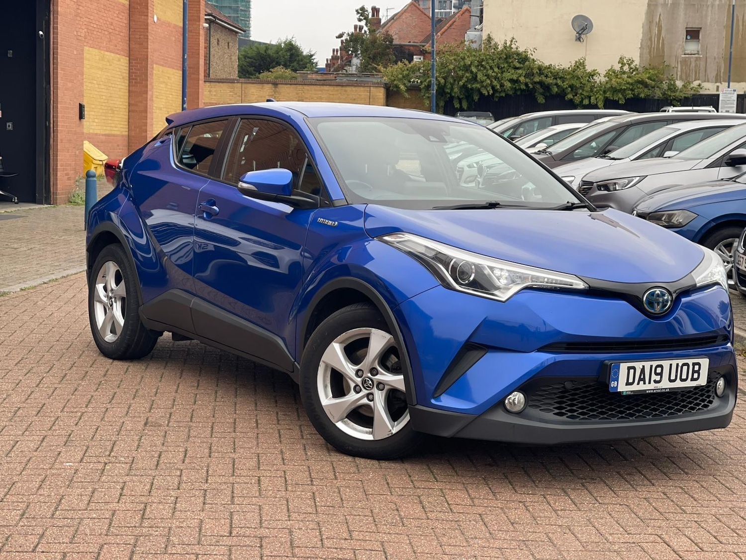 Used Toyota C-HR 2019 for sale - 76992433: Photo 3