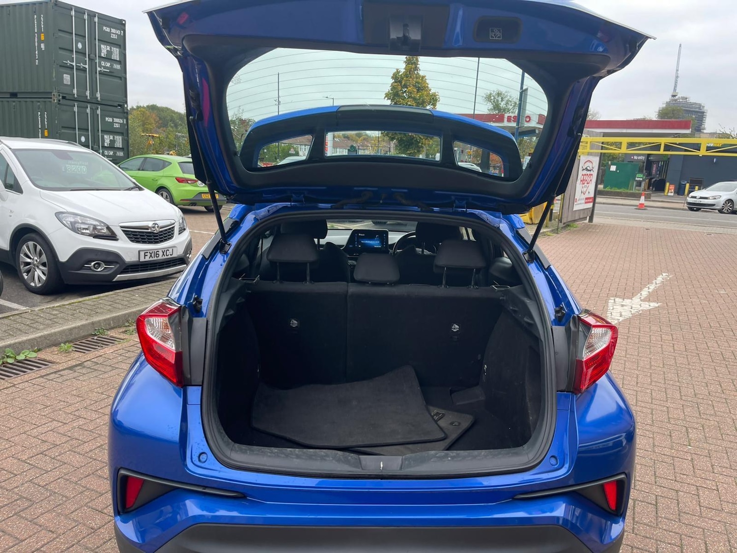 Used Toyota C-HR 2019 for sale - 76992433: Photo 8