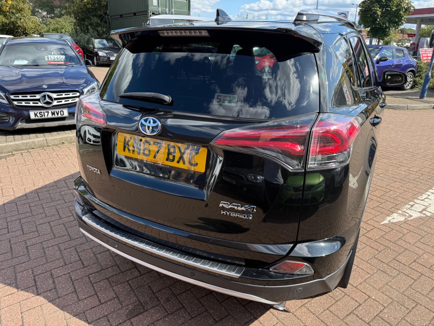 Used Toyota RAV4 2017 for sale - 76327155: Photo 14