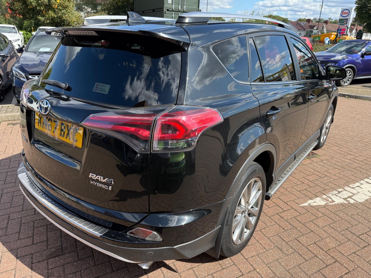 Used Toyota RAV4 2017 for sale - 76327155: Photo 16
