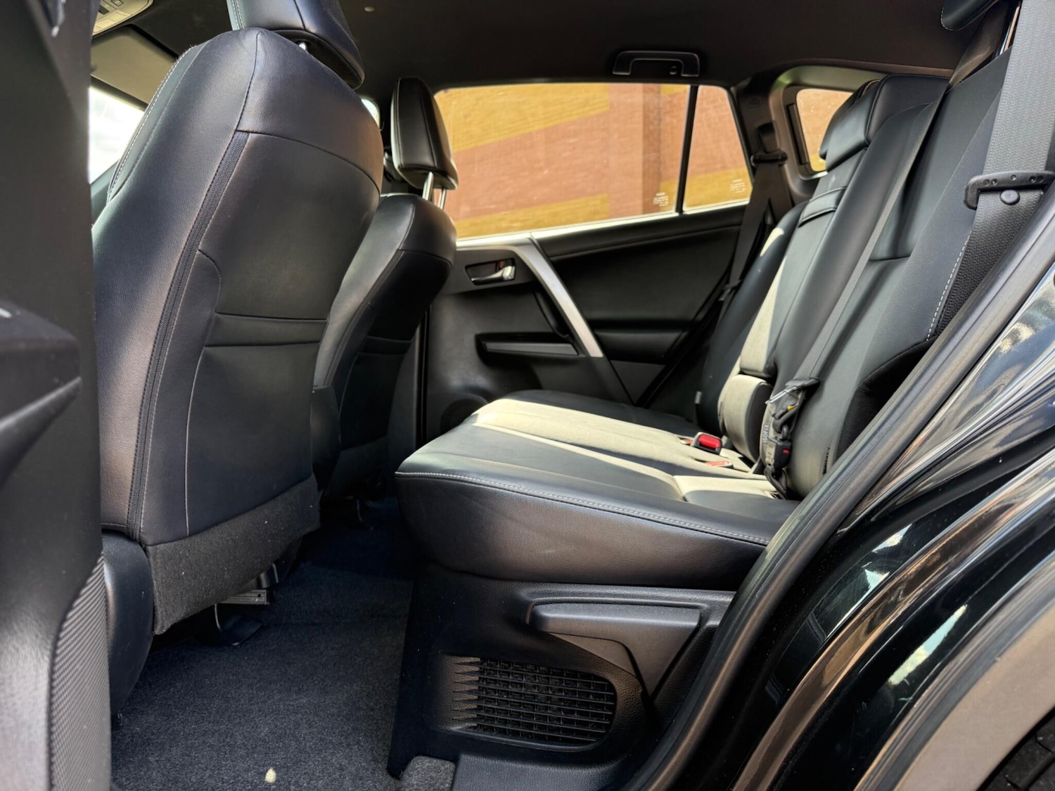 Used Toyota RAV4 2017 for sale - 76327155: Photo 23