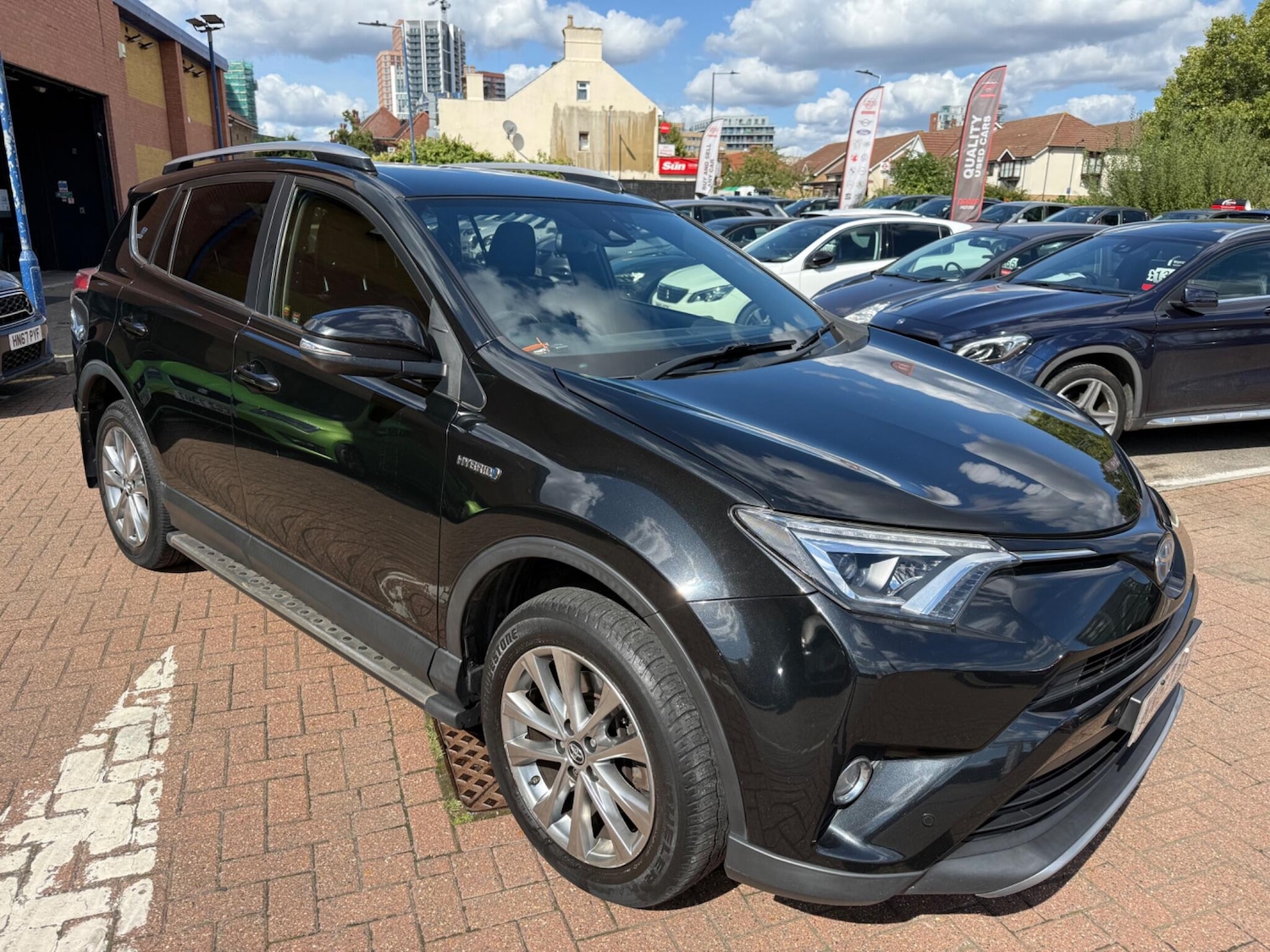 Used Toyota RAV4 2017 for sale - 76327155: Photo 8