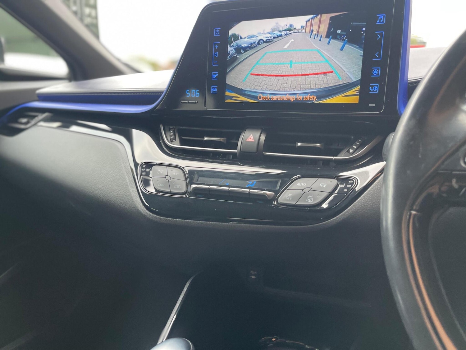 Used Toyota C-HR 2017 for sale - 76326413: Photo 27