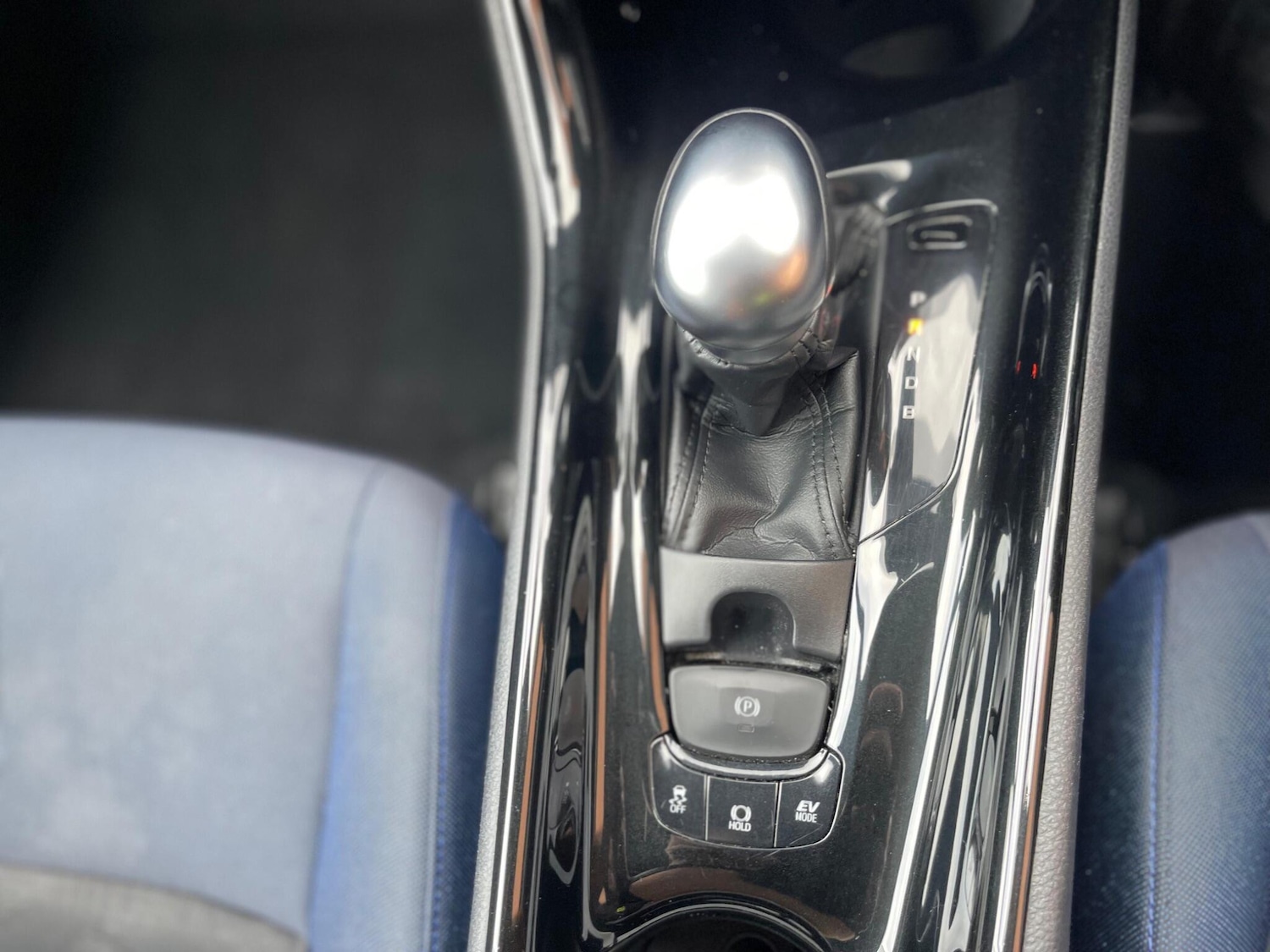 Used Toyota C-HR 2017 for sale - 76326413: Photo 38