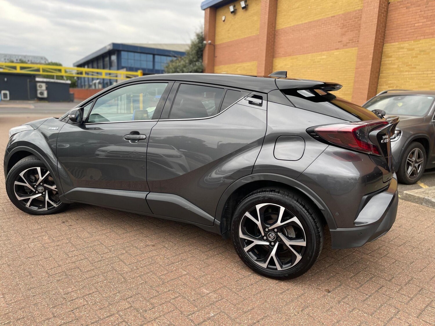 Used Toyota C-HR 2017 for sale - 76326413: Photo 8