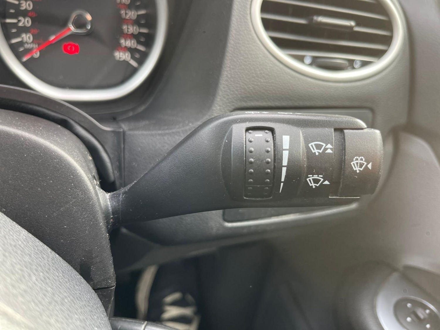 Used Ford Focus 2010 for sale - 76551929: Photo 26