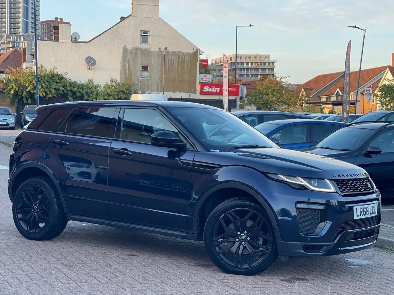 Used Land Rover Range Rover Evoque 2018 for sale - 76551930: Photo 2