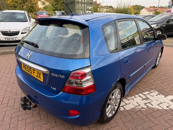 Used Honda Civic 2005 for sale - 76327278: Photo 10