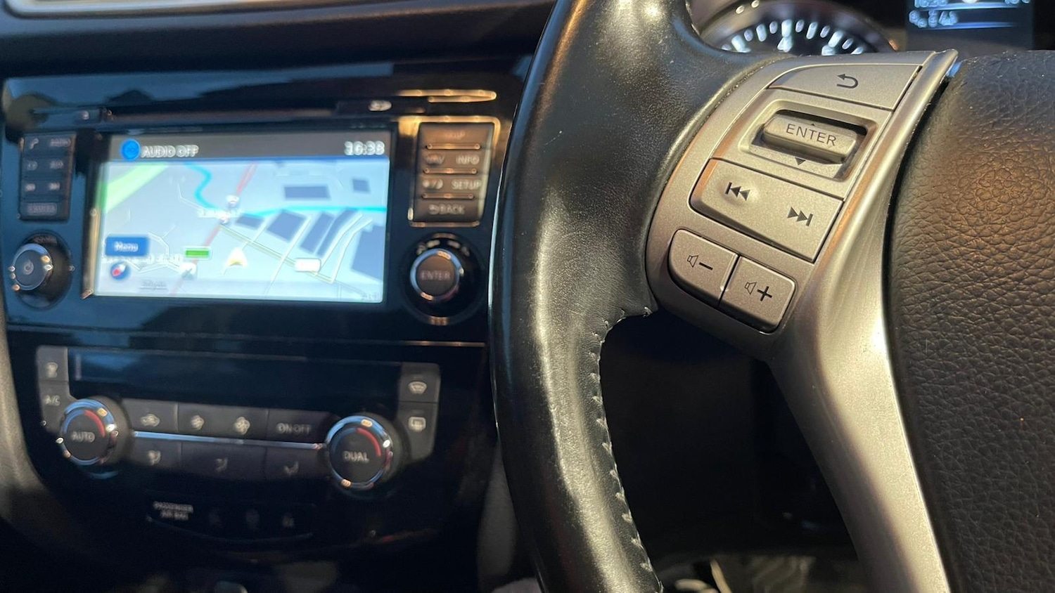 Used Nissan Qashqai 2015 for sale - 76432544: Photo 32