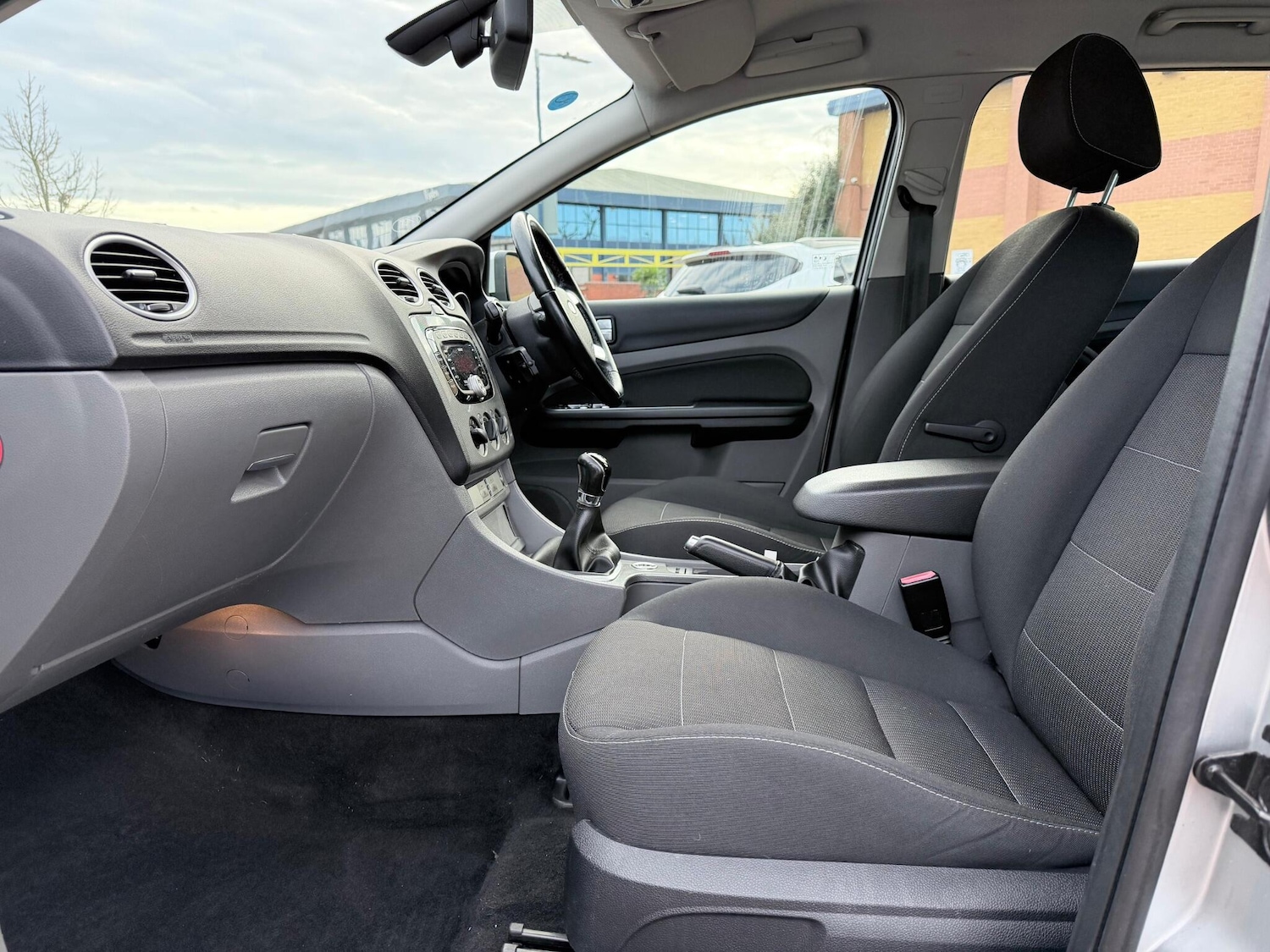 Used Ford Focus 2010 for sale - 76472951: Photo 24