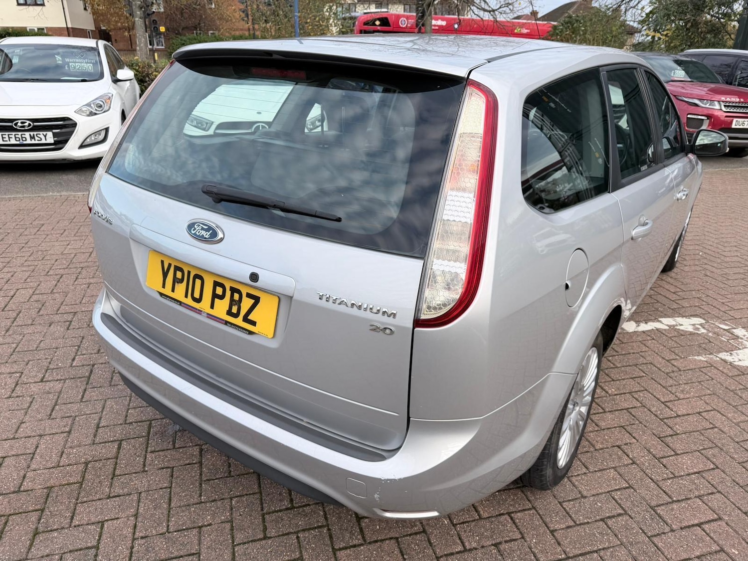 Used Ford Focus 2010 for sale - 76472951: Photo 9