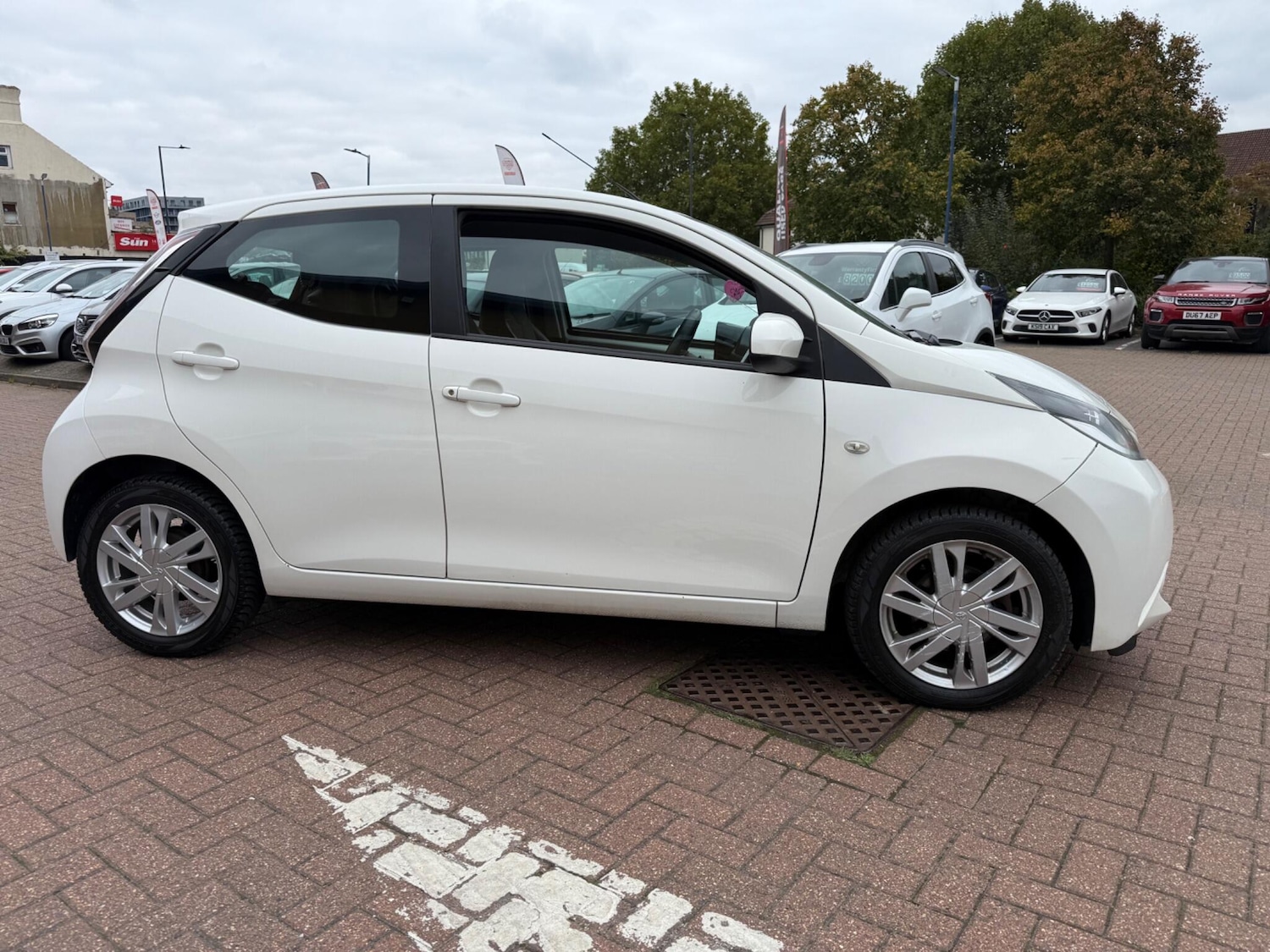 Used Toyota AYGO 2016 for sale - 76327124: Photo 13