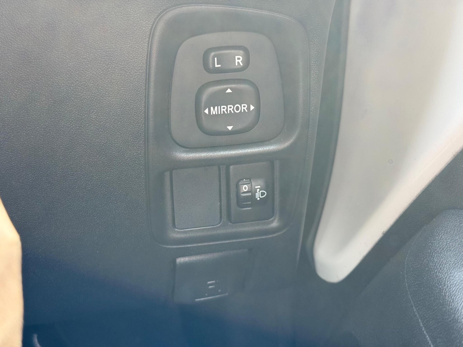 Used Toyota AYGO 2016 for sale - 76327124: Photo 25