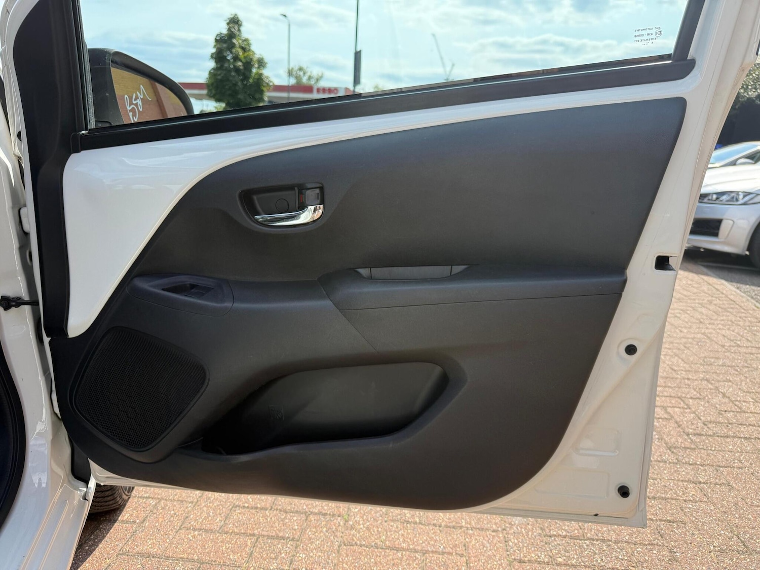 Used Toyota AYGO 2016 for sale - 76327124: Photo 27