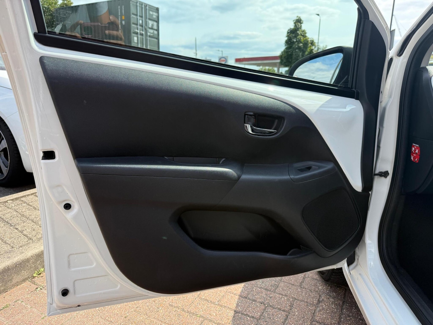 Used Toyota AYGO 2016 for sale - 76327124: Photo 30