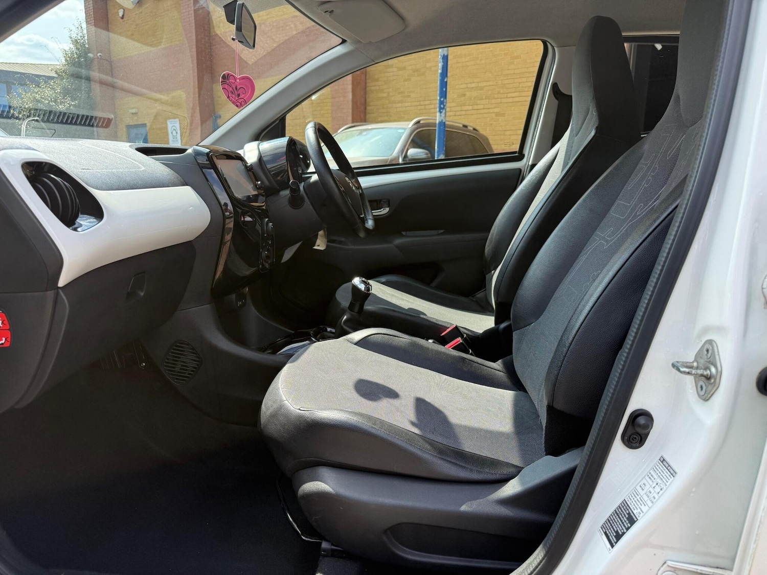 Used Toyota AYGO 2016 for sale - 76327124: Photo 36