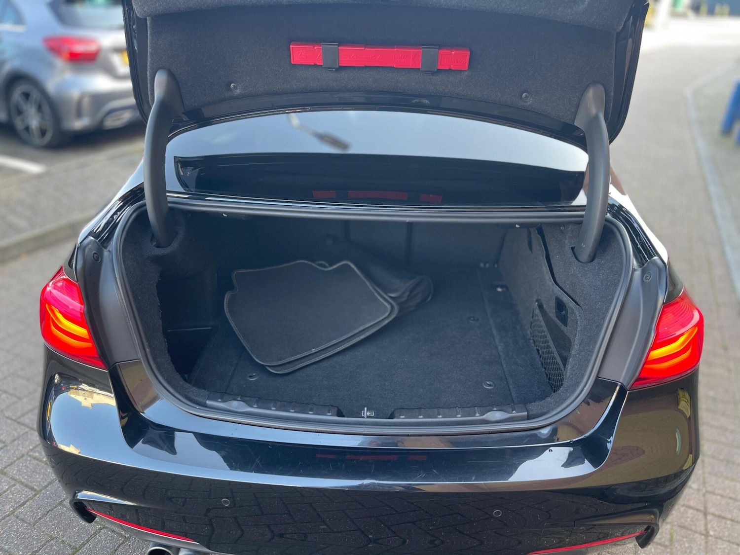 Used BMW 3 Series 2018 for sale - 77670615: Photo 44