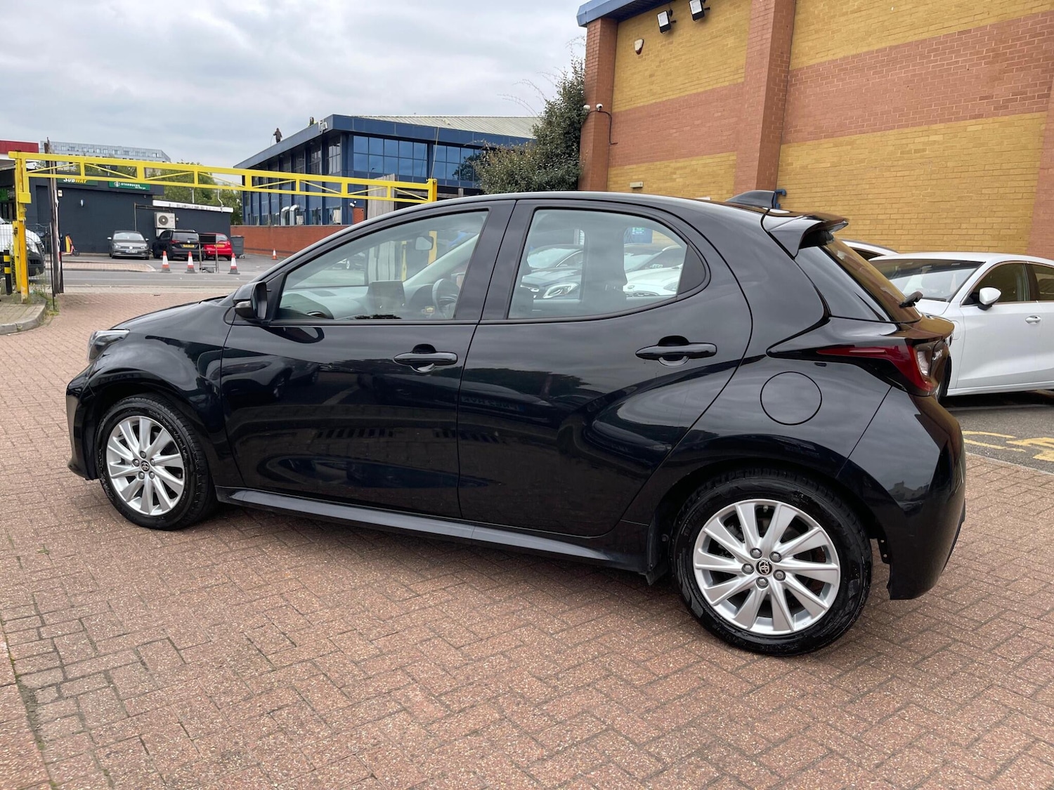 Used Toyota Yaris 2021 for sale - 76325930: Photo 10
