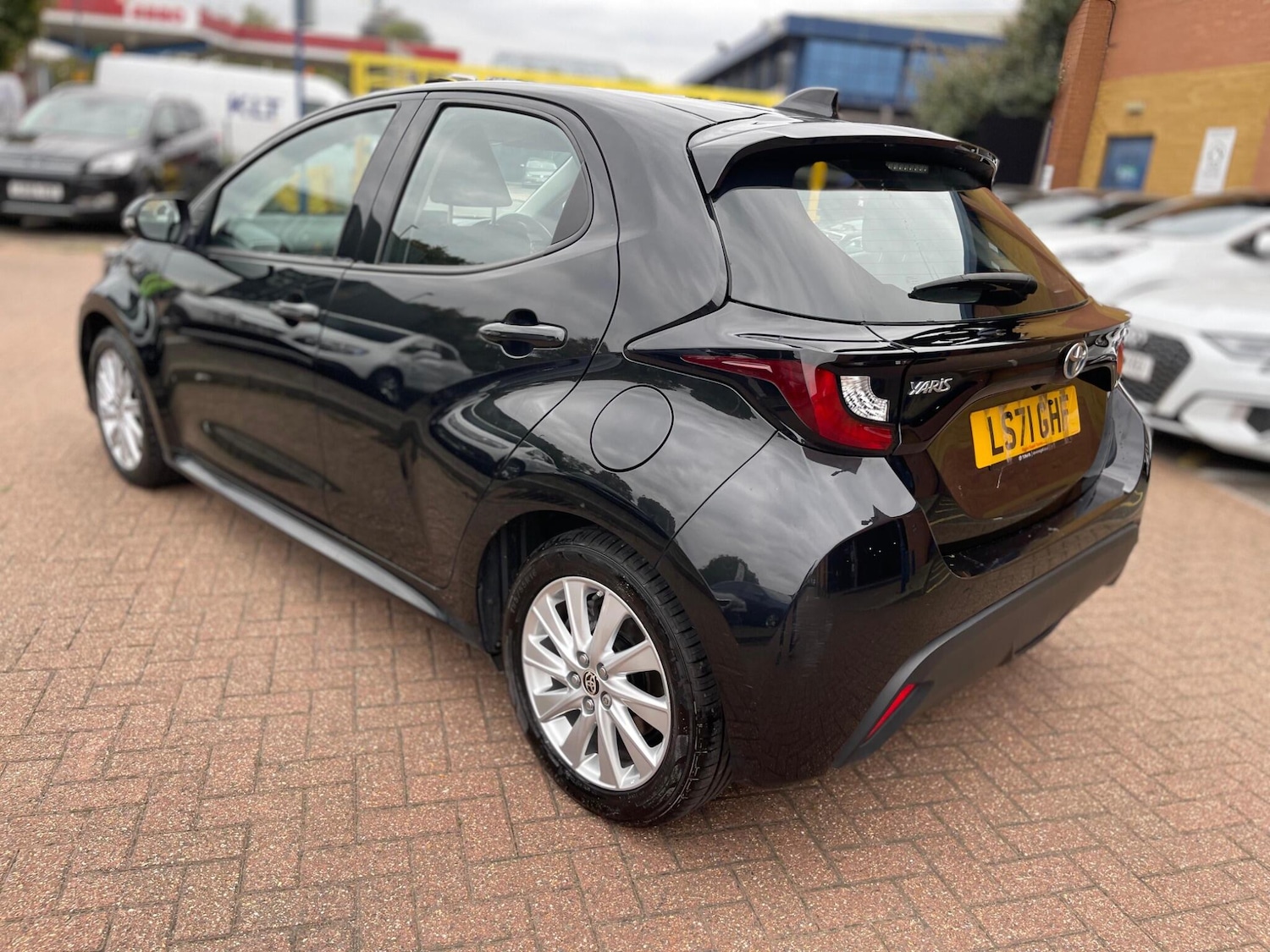 Used Toyota Yaris 2021 for sale - 76325930: Photo 9