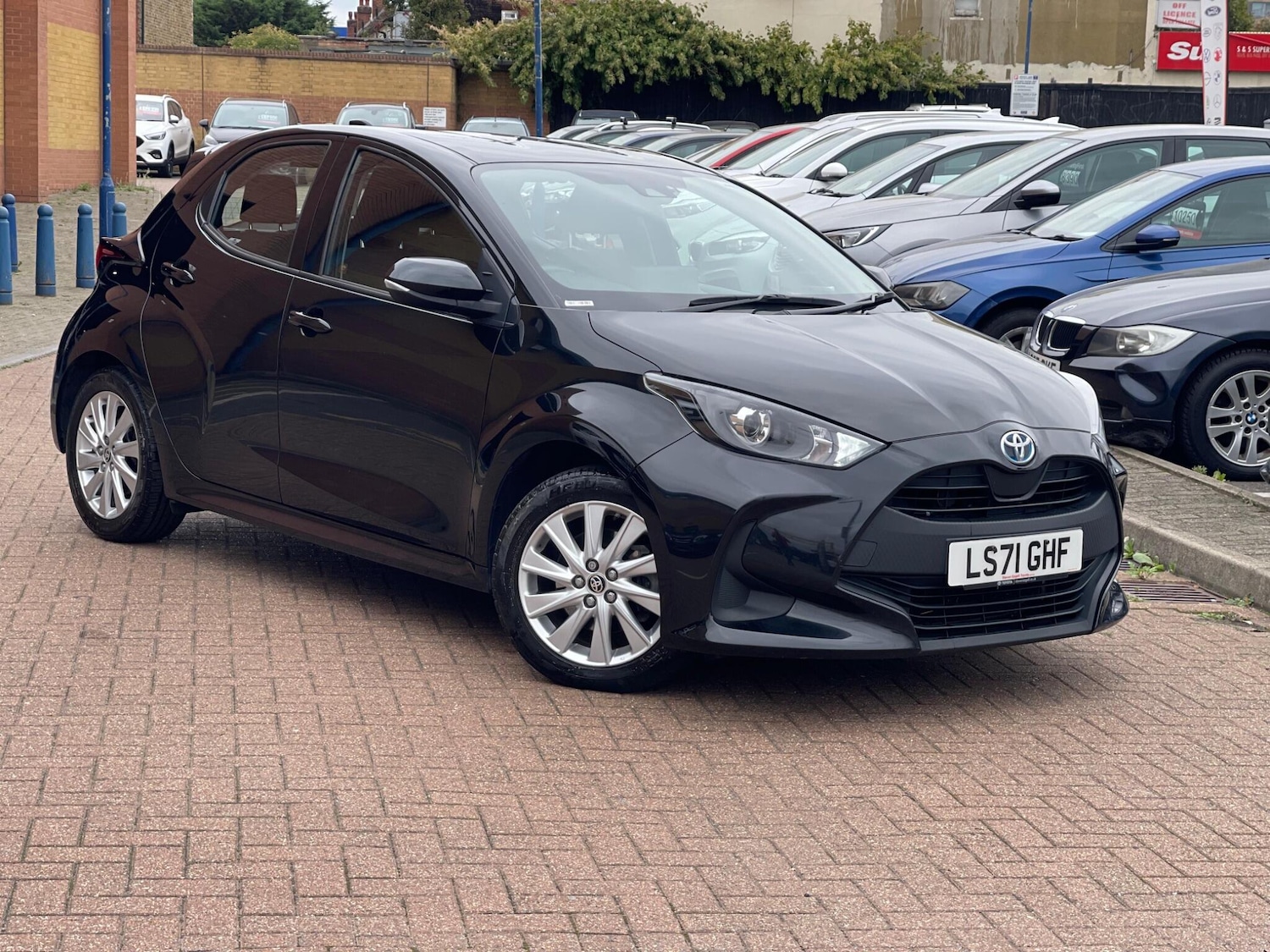 Used Toyota Yaris 2021 for sale - 76997556: Photo 2