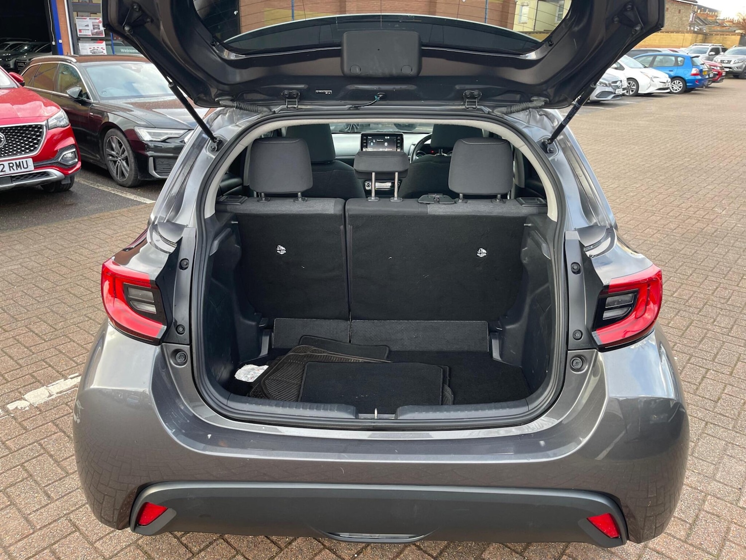 Used Toyota Yaris 2020 for sale - 77306010: Photo 36