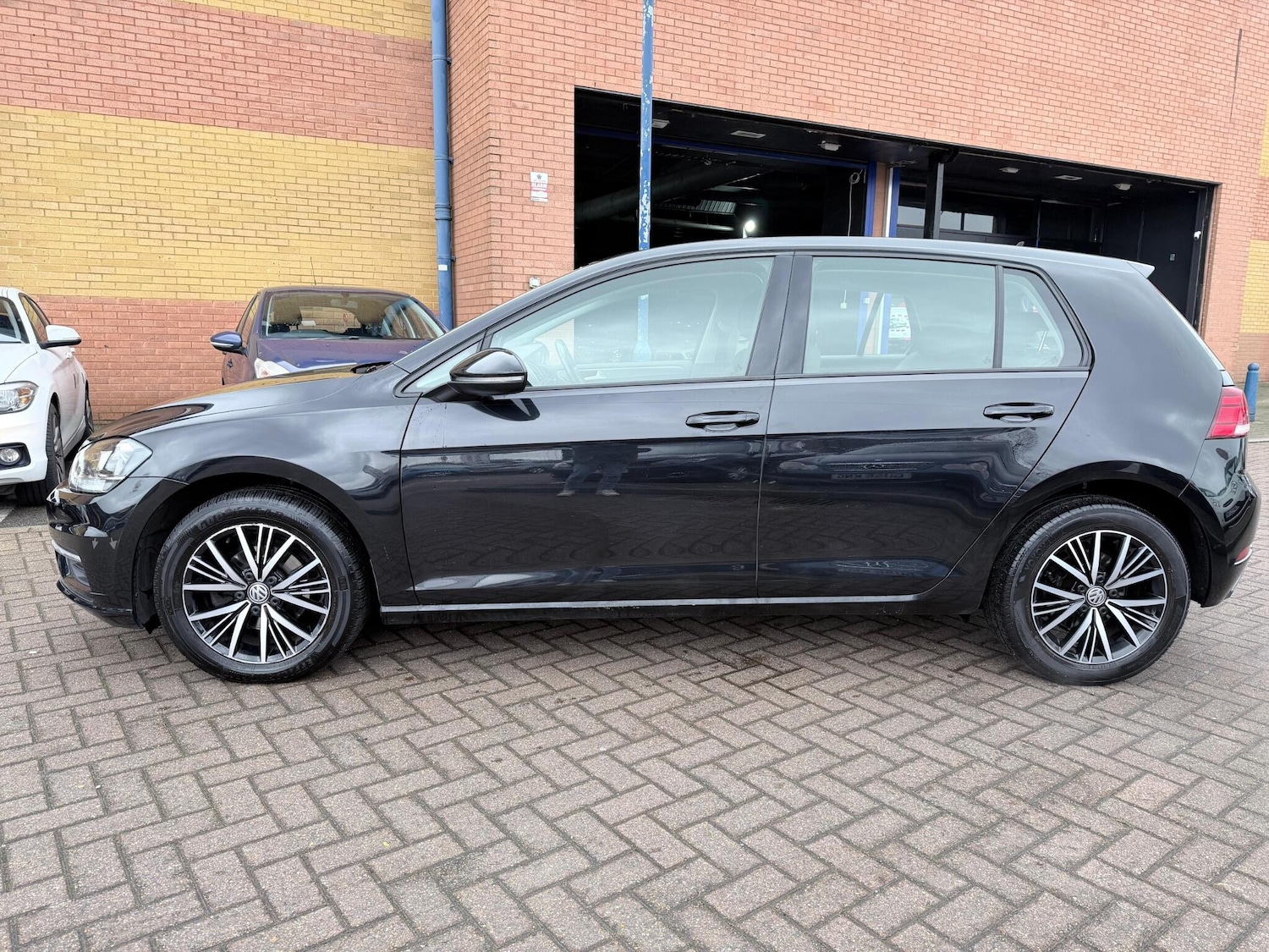 Used Volkswagen Golf 2018 for sale - 77612929: Photo 10