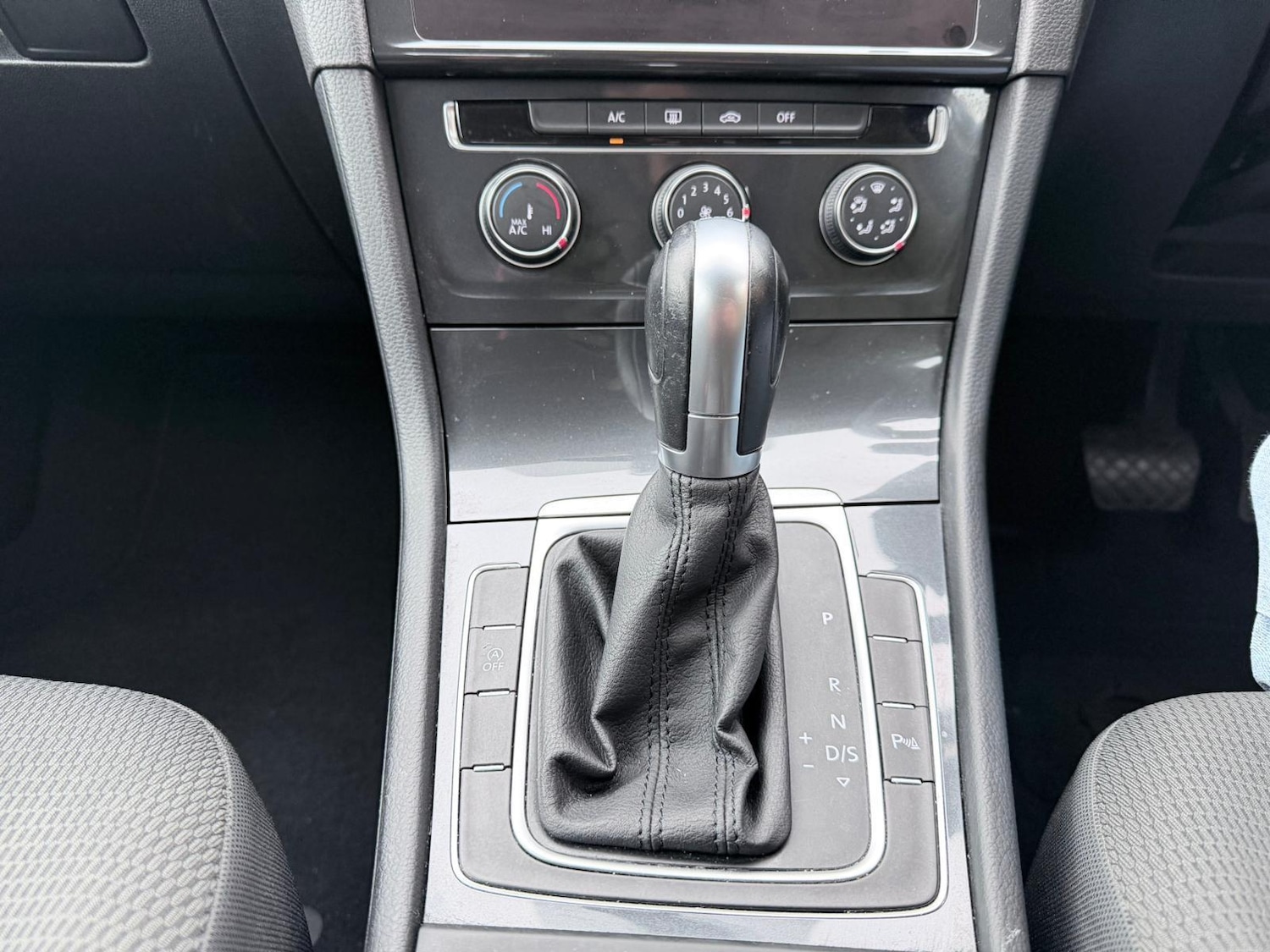 Used Volkswagen Golf 2018 for sale - 77612929: Photo 17