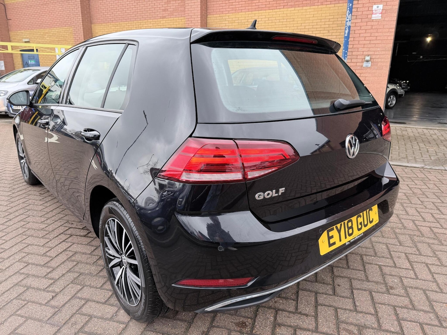 Used Volkswagen Golf 2018 for sale - 77612929: Photo 3
