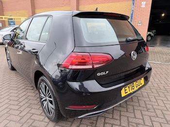 Used Volkswagen Golf 2018 for sale - 77612929: Photo