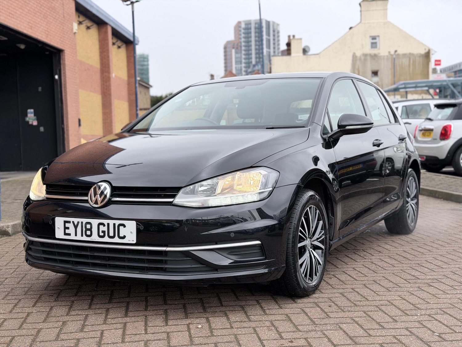 Used Volkswagen Golf 2018 for sale - 77612929: Photo 5