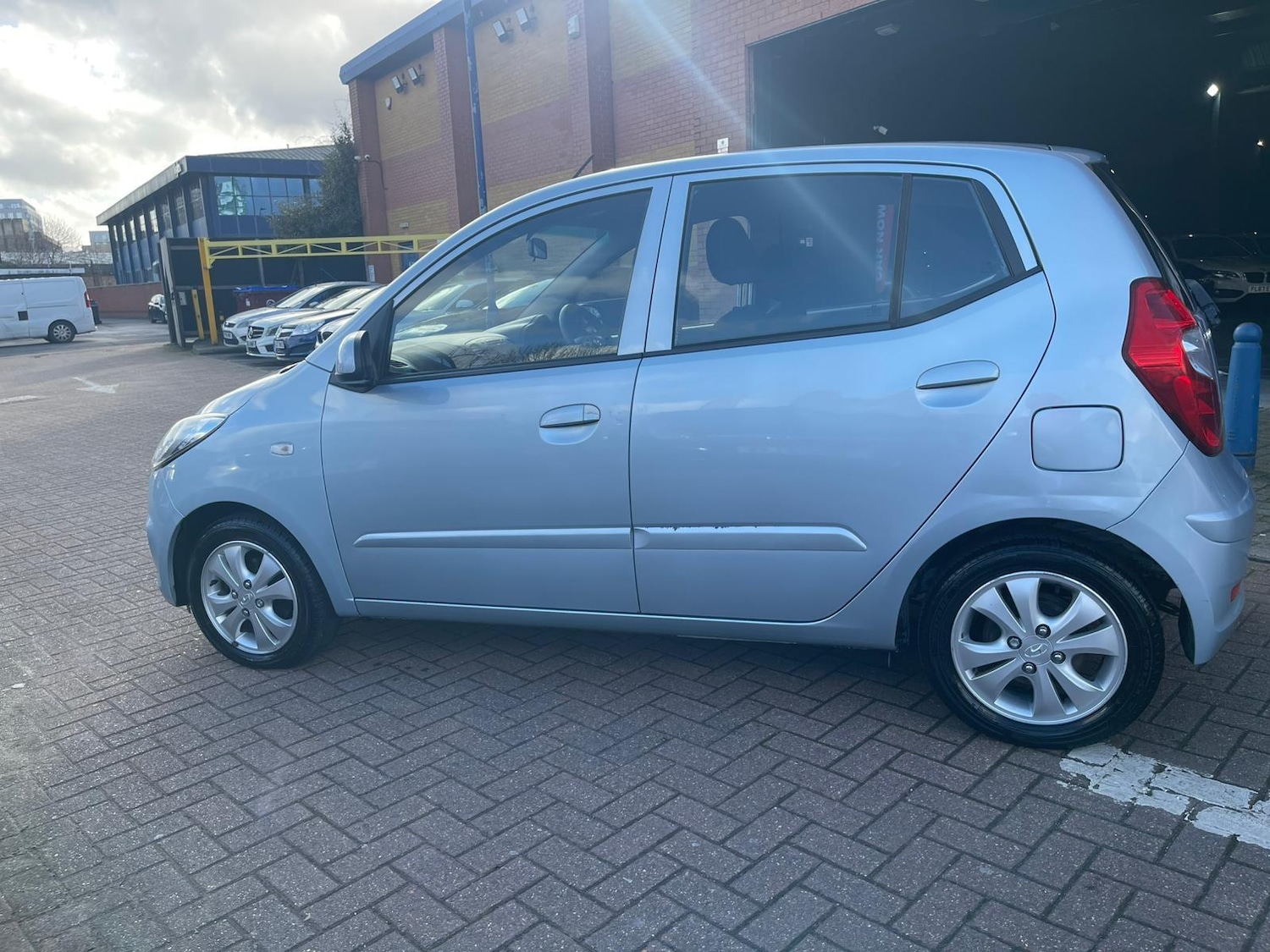 Used Hyundai i10 for sale - 77510734: Photo 10