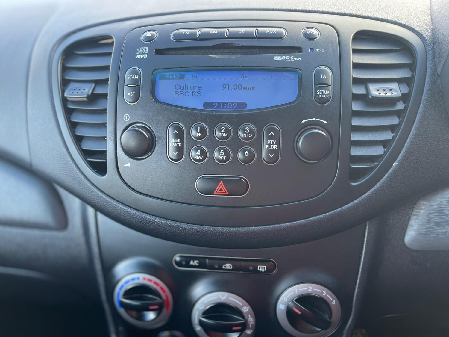 Used Hyundai i10 for sale - 77510734: Photo 33