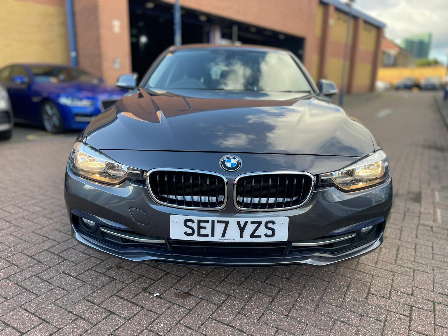 Used BMW 3 Series 2017 for sale - 76551957: Photo 2