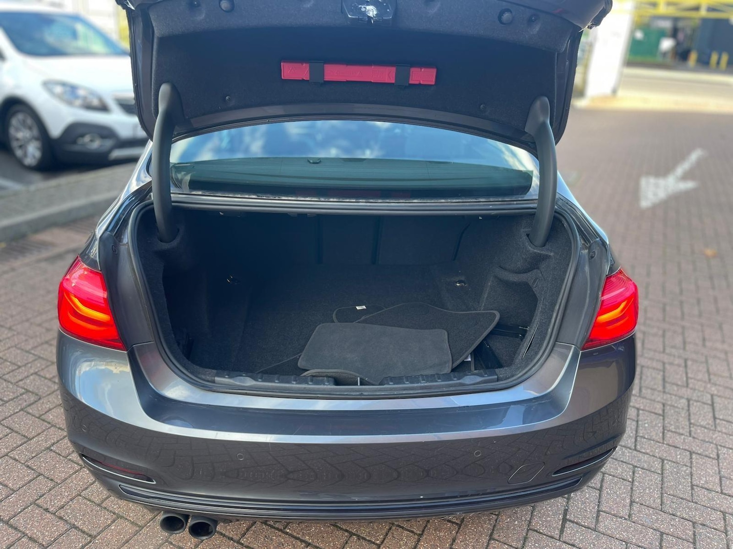 Used BMW 3 Series 2017 for sale - 76551957: Photo 38