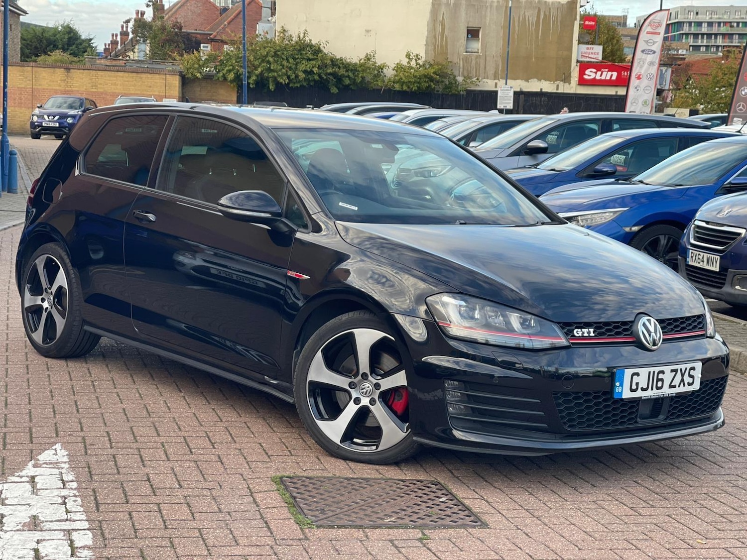 Used Volkswagen Golf 2016 for sale - 76551920: Photo 2