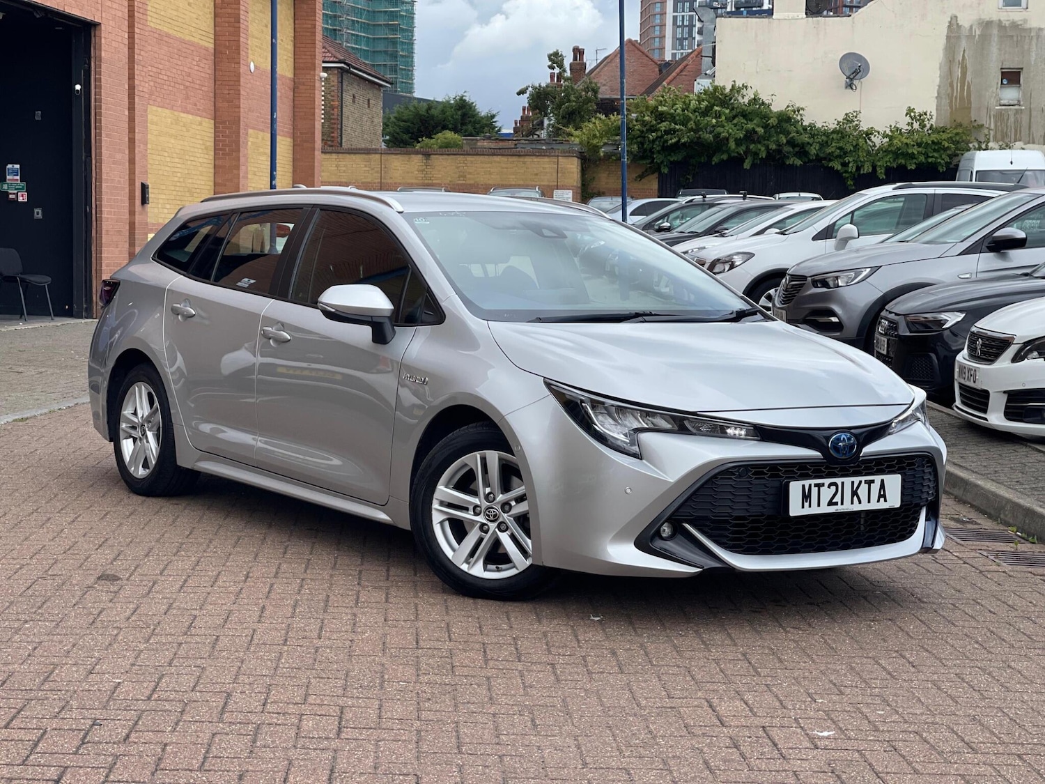 Used Toyota Corolla 2021 for sale - 76326959: Photo 2