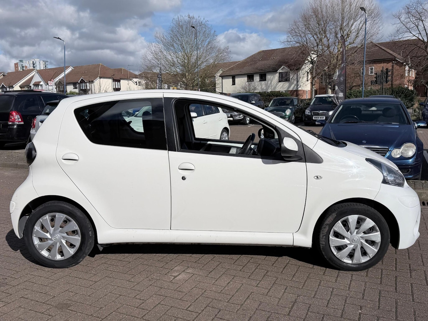 Used Toyota AYGO 2013 for sale - 77671449: Photo 12