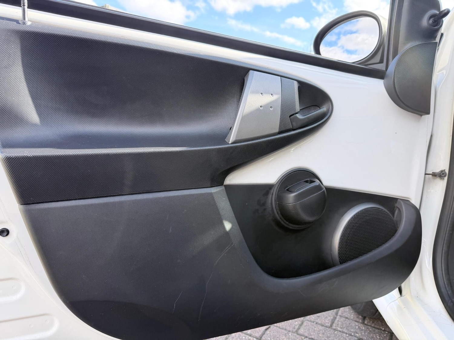 Used Toyota AYGO 2013 for sale - 77671449: Photo 23