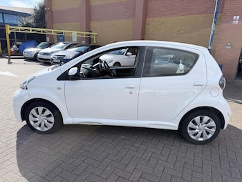 Used Toyota AYGO 2013 for sale - 77671449: Photo