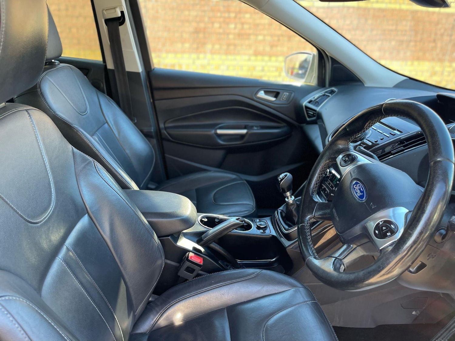 Used Ford Kuga 2015 for sale - 76551945: Photo 16