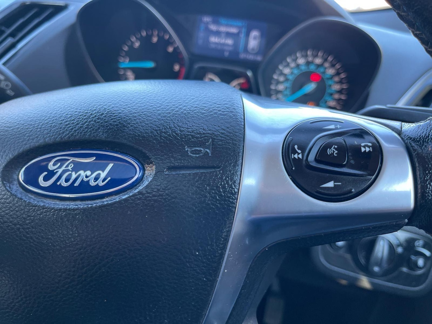 Used Ford Kuga 2015 for sale - 76551945: Photo 35