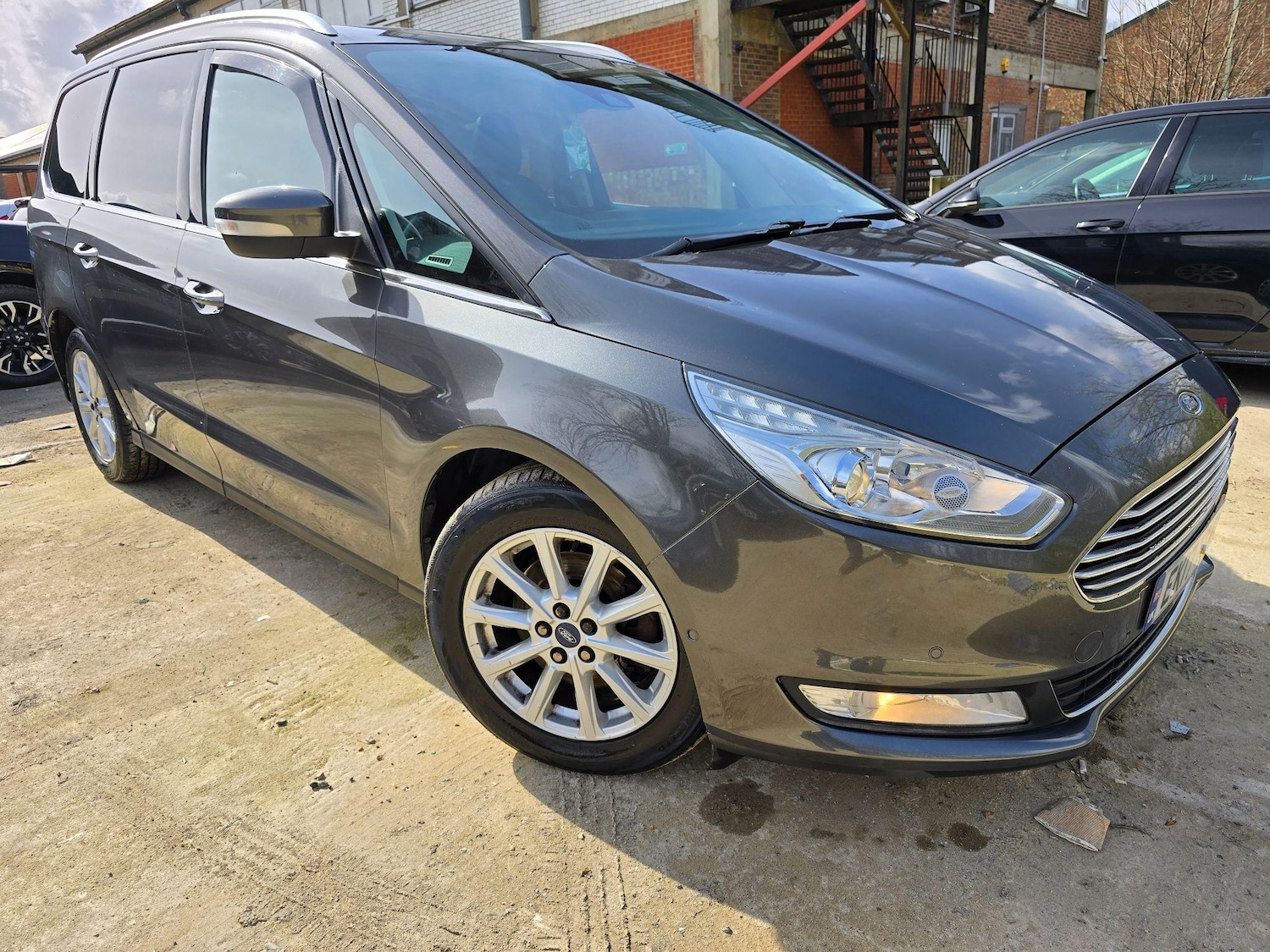 Used Ford Galaxy 2017 for sale - 76326969: Photo 4