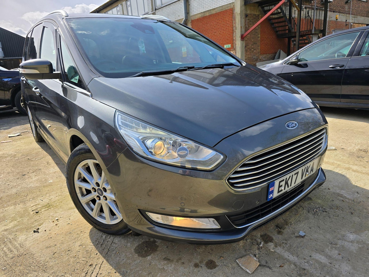 Used Ford Galaxy 2017 for sale - 76326969: Photo 5