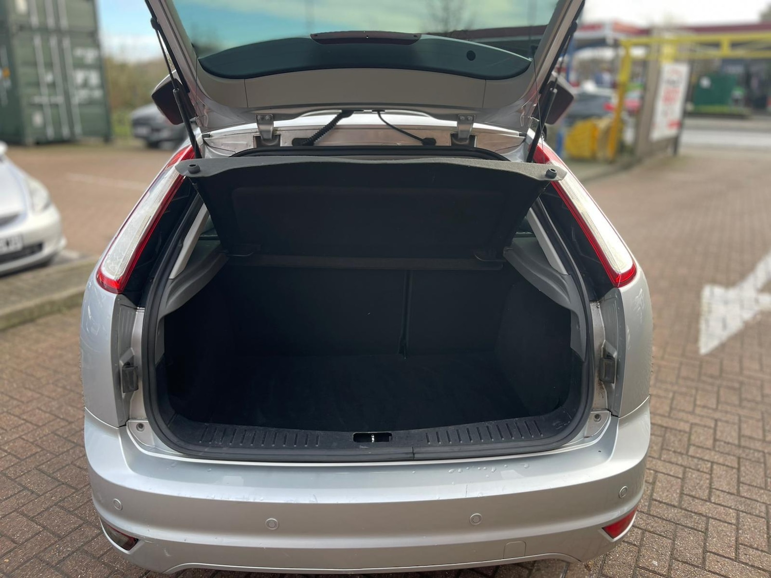 Used Ford Focus 2010 for sale - 76832793: Photo 29