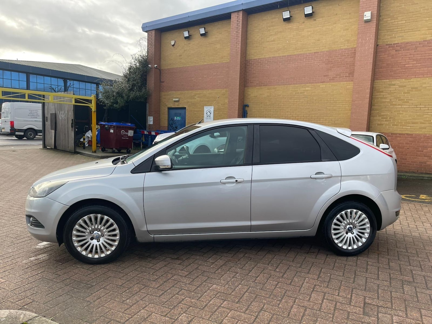 Used Ford Focus 2010 for sale - 76832793: Photo 8