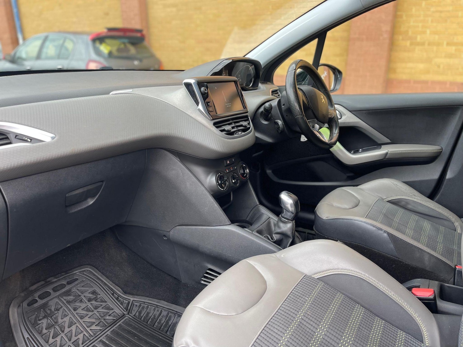 Used Peugeot 208 2016 for sale - 76551916: Photo 13