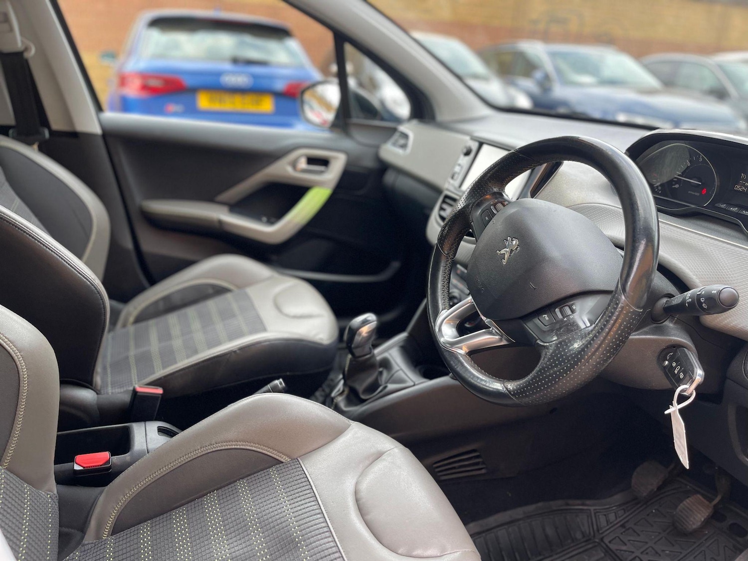 Used Peugeot 208 2016 for sale - 76551916: Photo 18