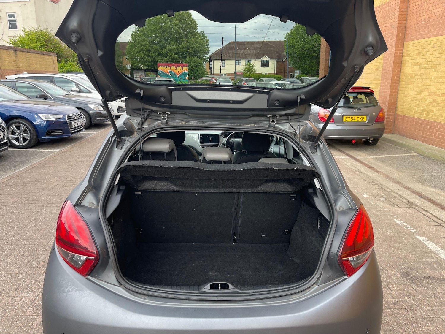 Used Peugeot 208 2016 for sale - 76551916: Photo 36