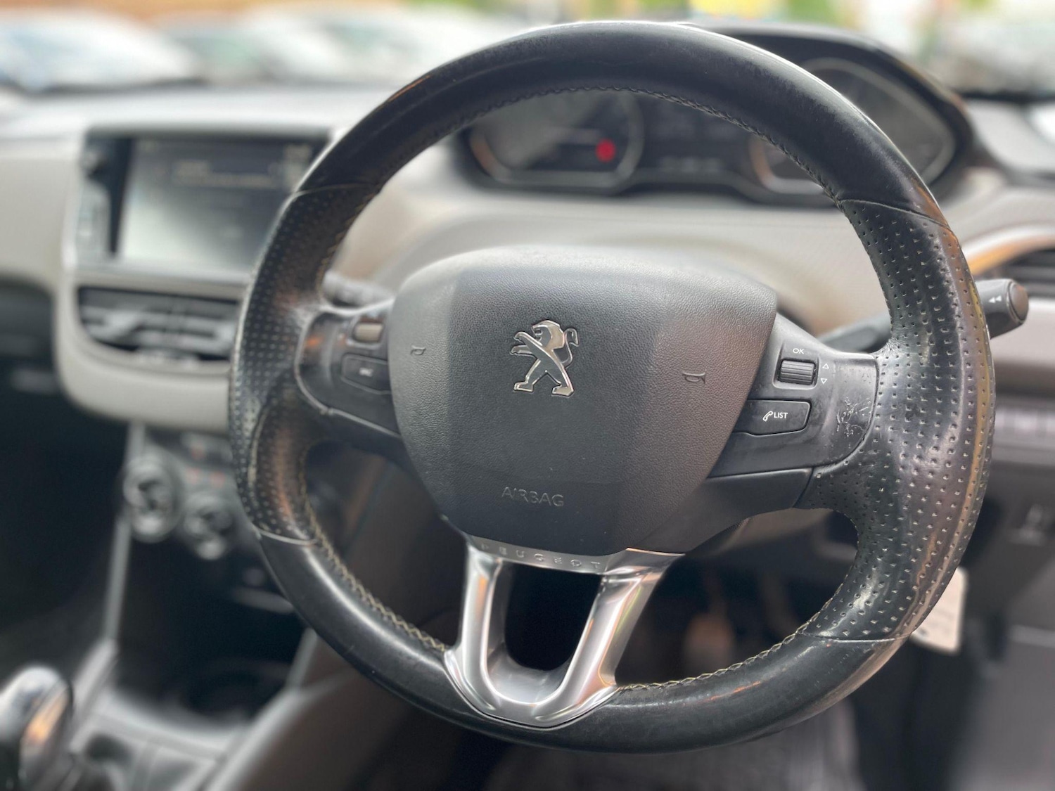 Used Peugeot 208 2016 for sale - 76551916: Photo 38