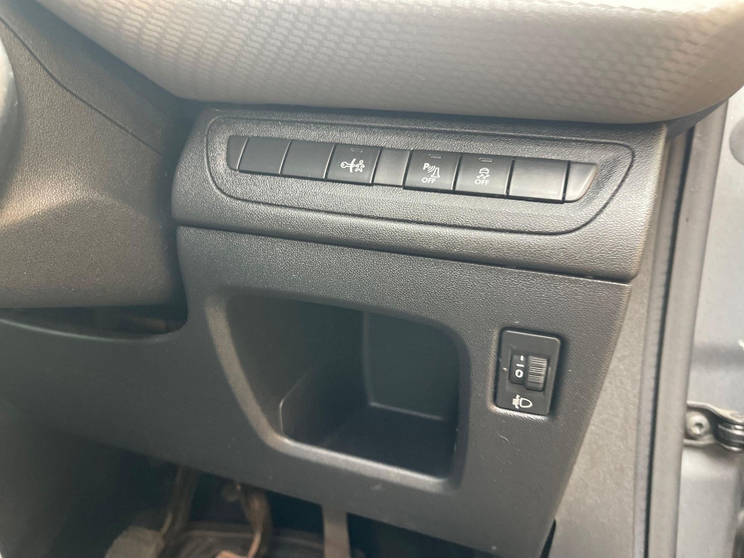 Used Peugeot 208 2016 for sale - 76551916: Photo 41